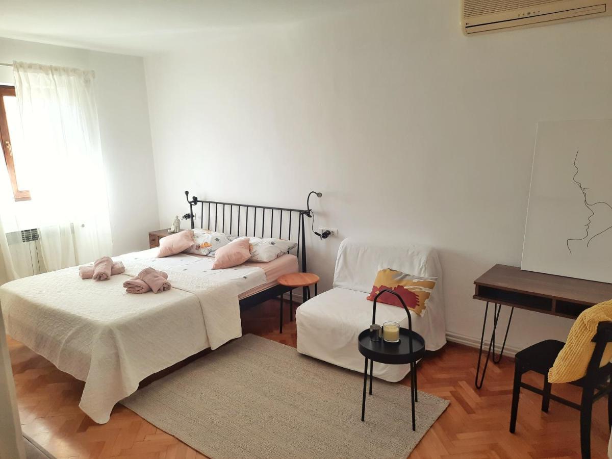 Apartment Nino In Pula Exteriér fotografie